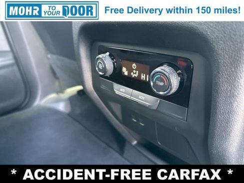 Used 2025 Chevrolet Traverse LT image 37