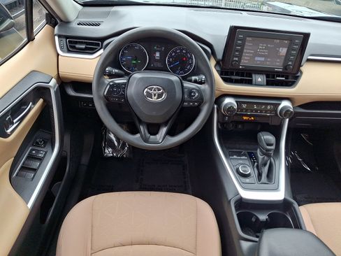 Used 2021 Toyota RAV4 XLE AWD/4WD image 14