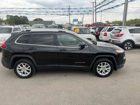 Used 2015 Jeep Cherokee Latitude image 4