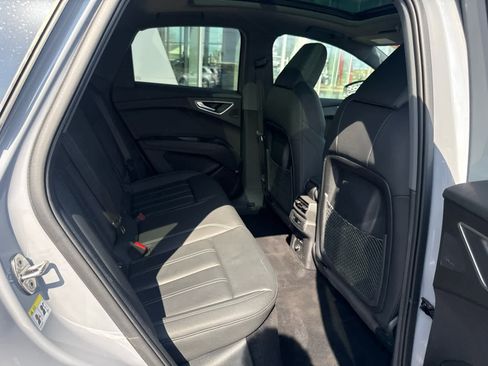 Used 2024 Audi Q4 e-tron Premium Plus w/ Premium Plus image 25