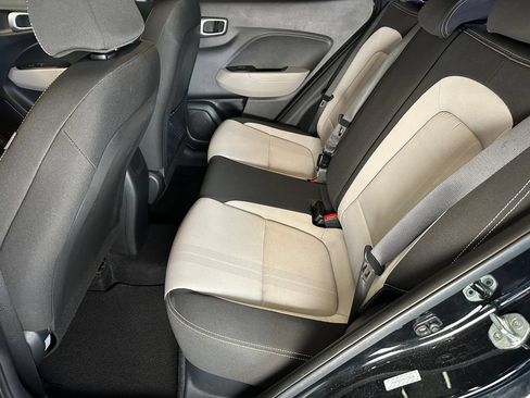 Used 2022 Hyundai Venue SEL FWD image 21