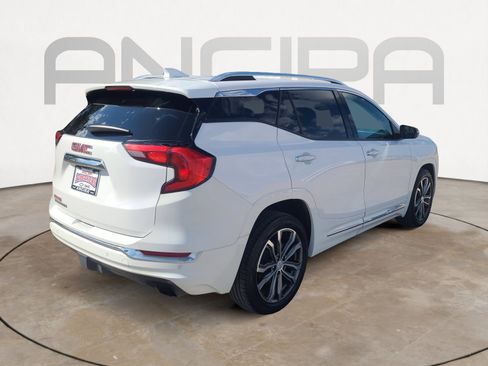 Used 2019 GMC Terrain Denali w/ Advanced Safety Package image 10