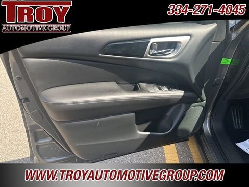 Used 2020 Nissan Pathfinder S image 18