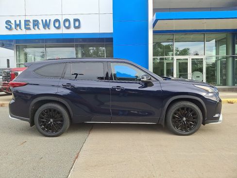 Used 2023 Toyota Highlander XSE image 7