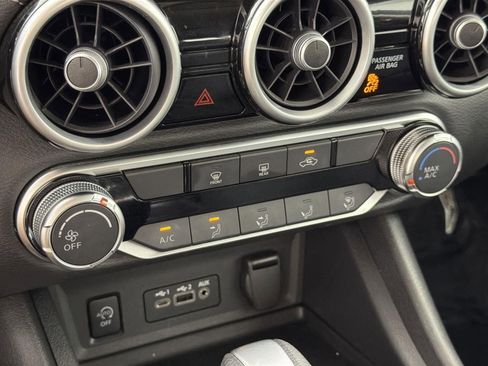 Used 2025 Nissan Sentra SV image 14