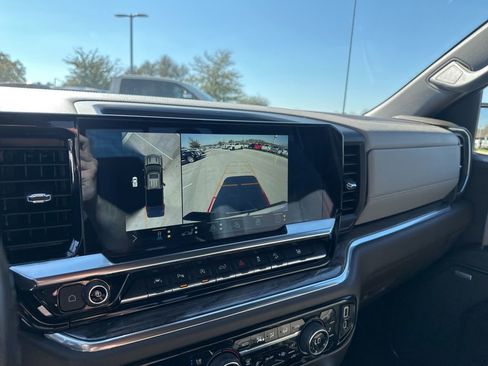 Used 2022 Chevrolet Silverado 1500 LTZ image 38