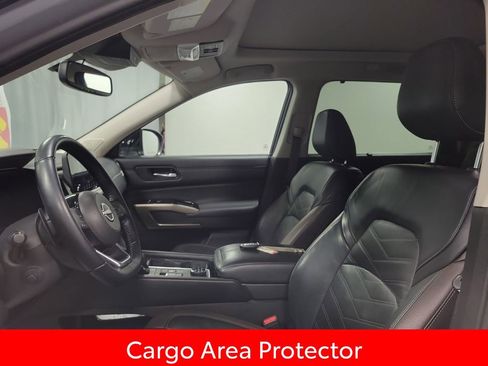 Used 2022 Nissan Pathfinder Platinum w/ Cargo Package image 12