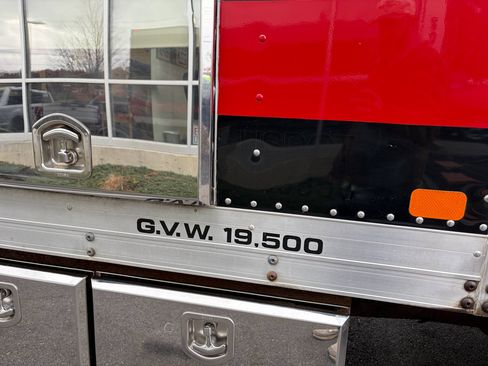 Used 2015 Ford F550 4x4 Regular Cab Super Duty image 19