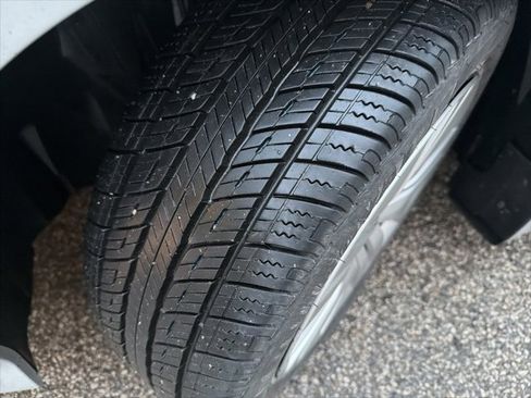 Used 2023 Nissan Leaf S image 21