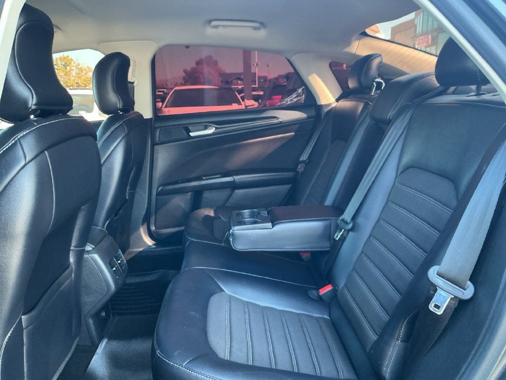 Used 2018 Ford Fusion SE w/ Equipment Group 201A FWD image 27