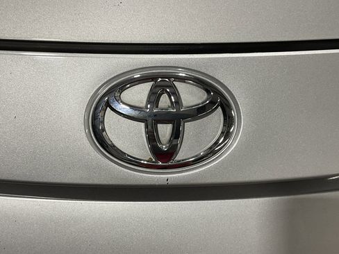 Used 2024 Toyota Corolla SE w/ SE Premium Package image 6