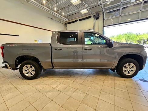 Used 2022 Chevrolet Silverado 1500 LT AWD/4WD image 4