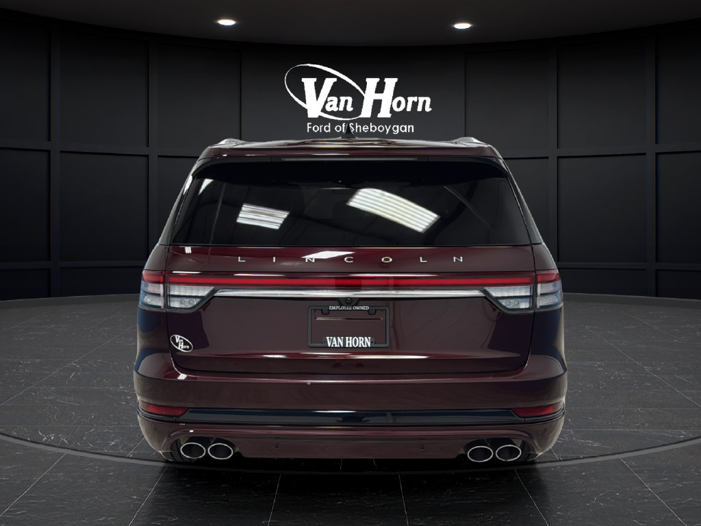 Used 2022 Lincoln Aviator Grand Touring AWD/4WD image 4