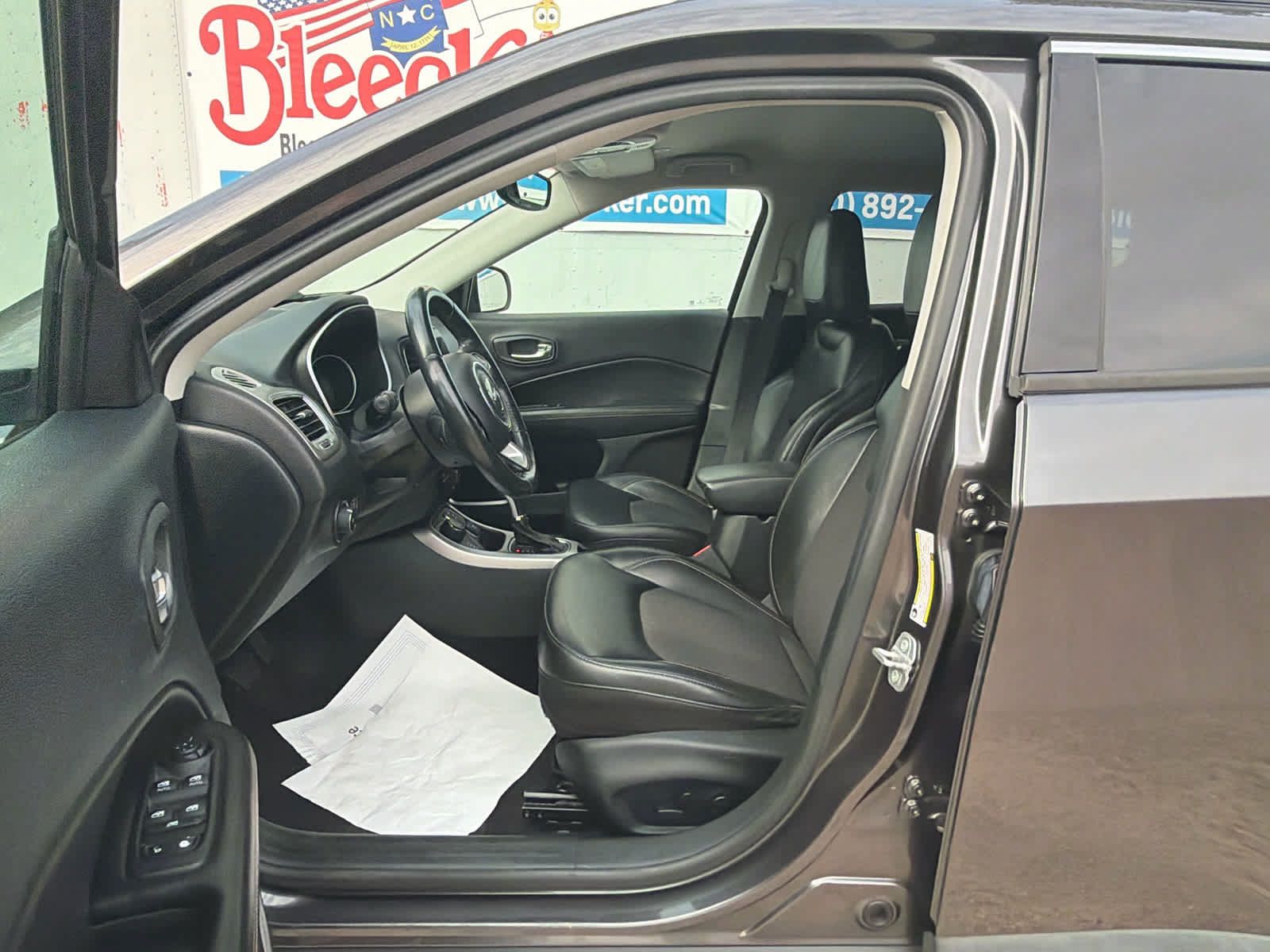 Used 2018 Jeep Compass Latitude w/ Popular Equipment Group AWD/4WD image 20