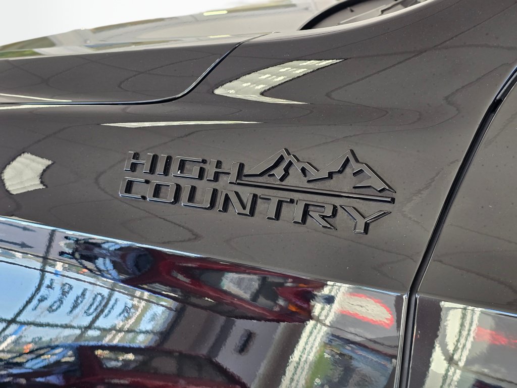 Used 2024 Chevrolet Tahoe High Country AWD/4WD image 16