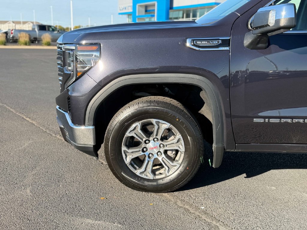 Used 2025 GMC Sierra 1500 SLT AWD/4WD image 12