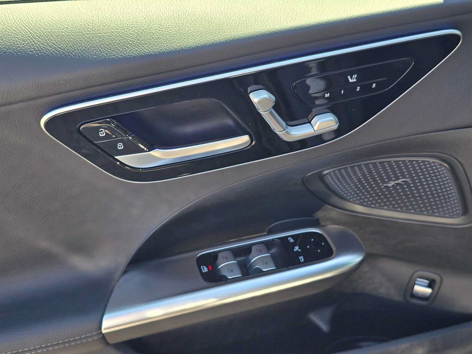 Used 2025 Mercedes-Benz C 300 Sedan image 23