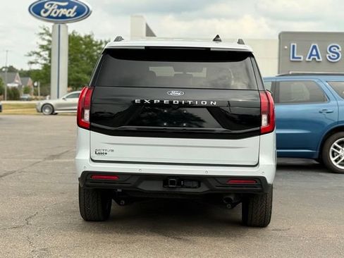 Used 2025 Ford Expedition Active AWD/4WD image 44
