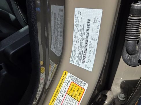 Used 2025 Ford Bronco Badlands w/ Sasquatch Package AWD/4WD image 18