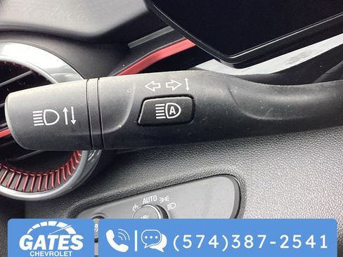 Used 2025 Chevrolet Trax RS w/ Sunroof Package image 28