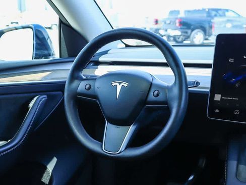 Used 2023 Tesla Model Y Long Range AWD/4WD image 17