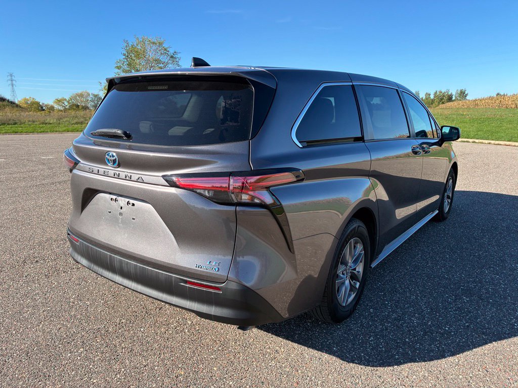 Used 2022 Toyota Sienna LE FWD image 8