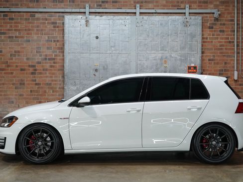 Used 2017 Volkswagen GTI S image 1