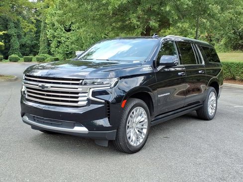 Certified 2023 Chevrolet Suburban High Country w/ Premium Package 2 AWD/4WD image 27