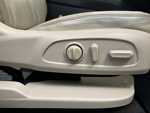 Used 2018 Buick Enclave Premium image 25