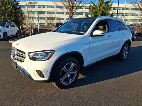Certified 2022 Mercedes-Benz GLC 300 GLC 300 image 3