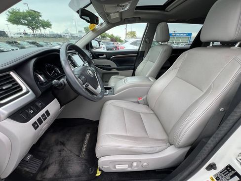 Used 2015 Toyota Highlander Limited AWD/4WD image 20