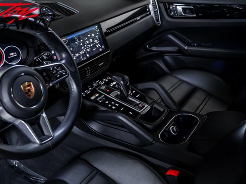 Used 2023 Porsche Cayenne AWD/4WD image 25