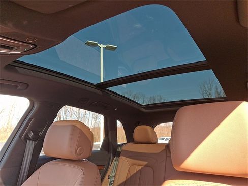 Used 2023 Audi Q5 2.0T Premium w/ Convenience Package image 15