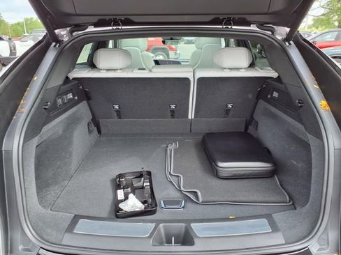 New 2025 Cadillac Lyriq Luxury image 19