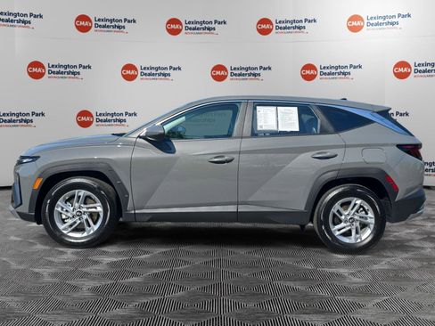 Certified 2025 Hyundai Tucson SE FWD image 4