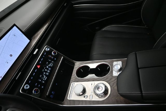Used 2025 Genesis GV80 2.5T Prestige AWD/4WD image 15