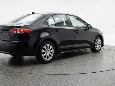 Used 2025 Toyota Corolla LE FWD image 9