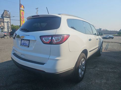 Used 2017 Chevrolet Traverse LS AWD/4WD image 5