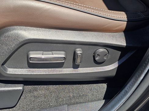 Used 2025 Honda Pilot Elite image 26