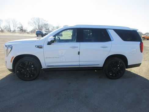 New 2026 GMC Yukon Denali w/ Sun & Power Step Package image 8