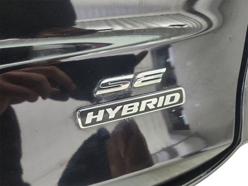 Used 2020 Ford Fusion SE image 30