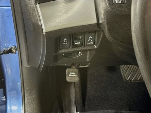 Used 2011 INFINITI G37 Convertible w/ Premium Pkg RWD image 15