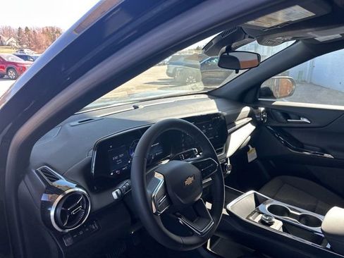 New 2026 Chevrolet Equinox LT AWD/4WD image 11