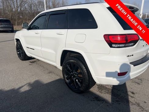 Used 2017 Jeep Grand Cherokee Altitude image 7