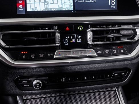 Used 2021 BMW M4 Coupe w/ Executive Package RWD image 28
