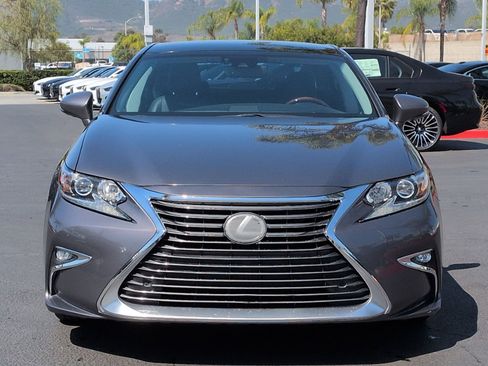 Used 2017 Lexus ES 350 w/ Navigation System Package FWD image 3