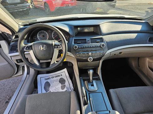 Used 2012 Honda Accord LX image 10