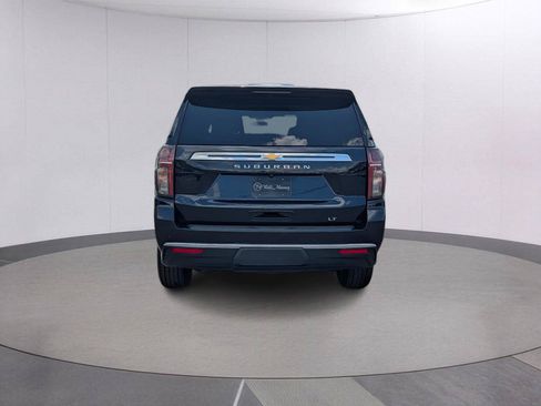 Used 2022 Chevrolet Suburban LT AWD/4WD image 4