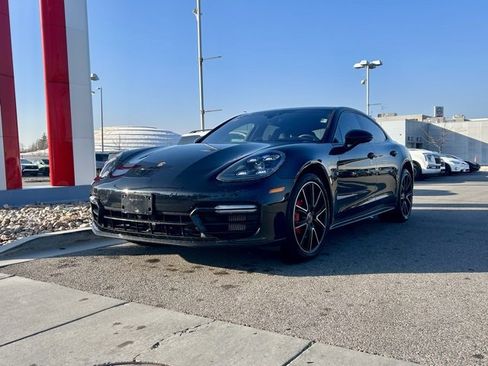 Used 2021 Porsche Panamera GTS image 2