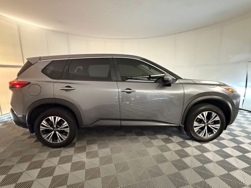Used 2022 Nissan Rogue SV FWD image 8